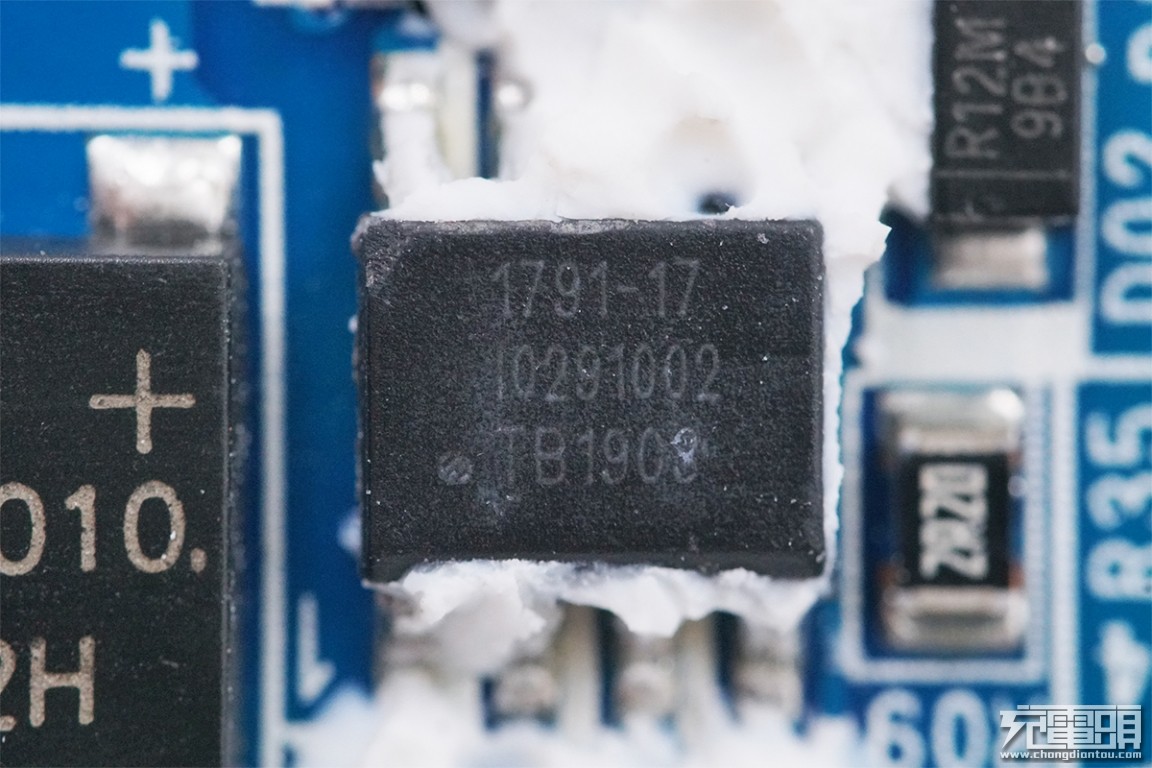 拆解三星s10+,拆解三星45瓦充电器