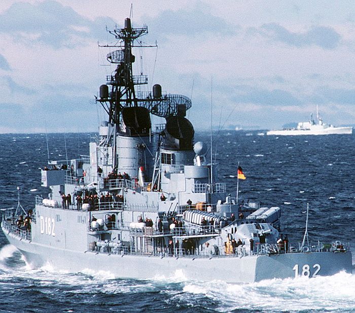 摩天大楼发展史纪录片,汉堡级驱逐舰俯视图