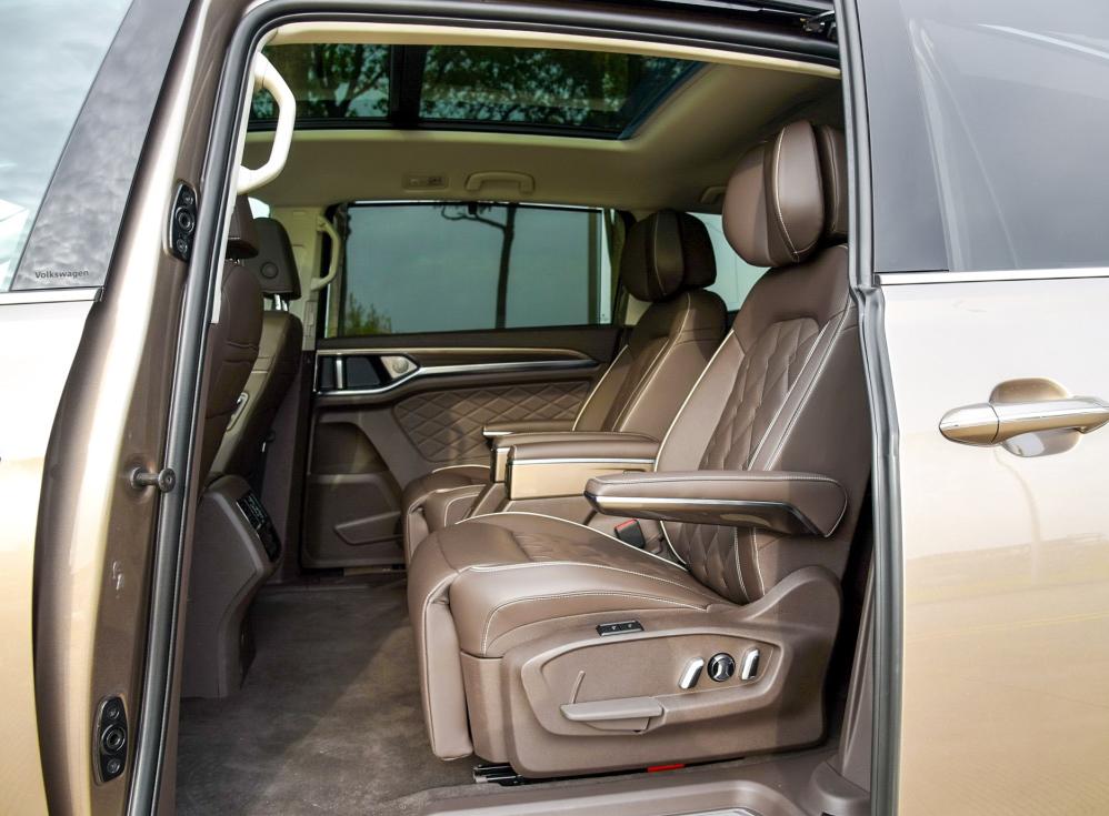 威然与埃尔法空间,威然气场怎么样