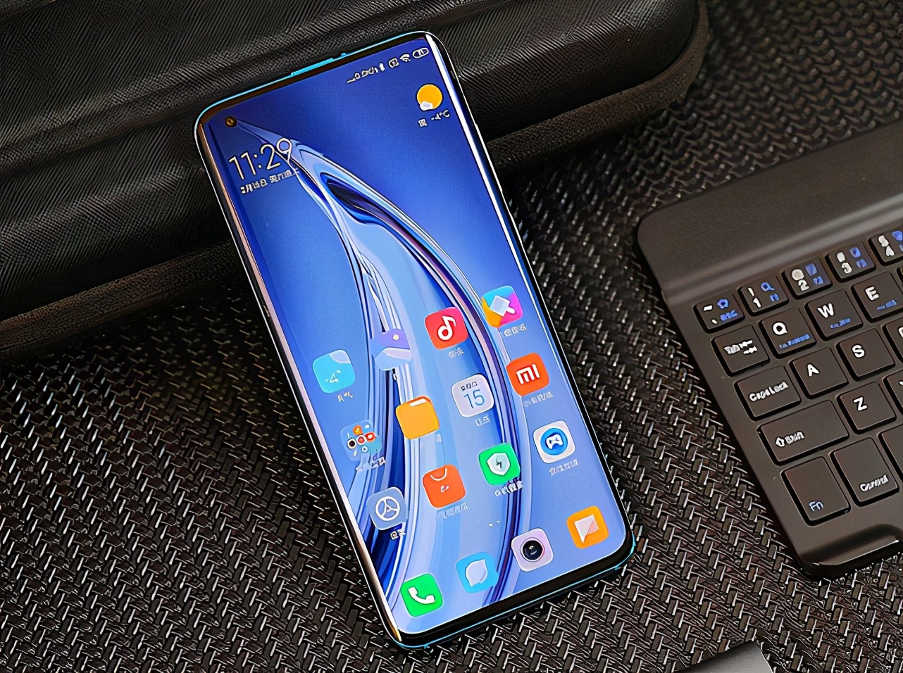 2000左右的手机推荐2019华为小米,几乎零差评的五款手机现在最好的