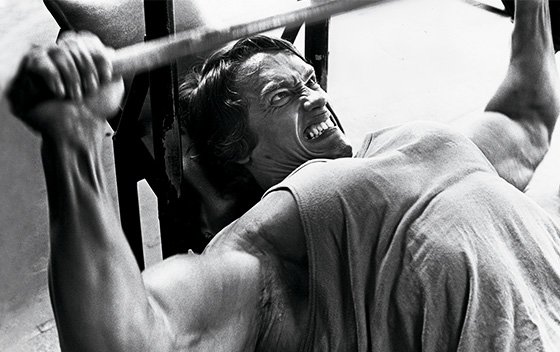 胸部上薄下厚怎么办？小重量断头台卧推为胸部注入新的活力