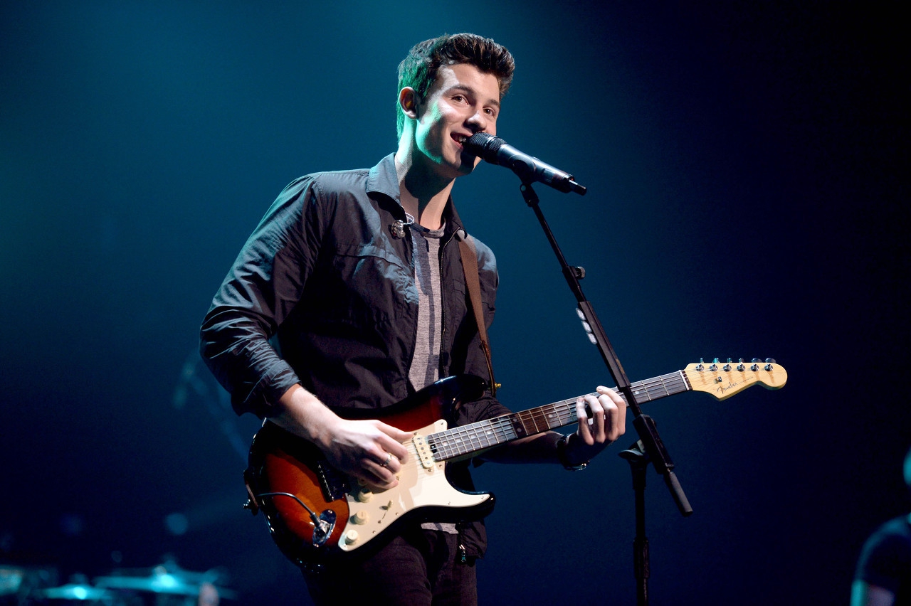 如何训练改掉扯嗓子唱歌,怎样摆脱唱歌压喉挤嗓