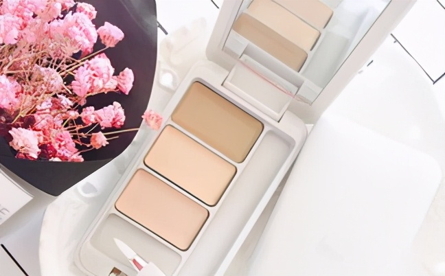 遮瑕的正确使用方法遮黑眼圈图文,遮瑕怎么遮痘痘和黑眼圈