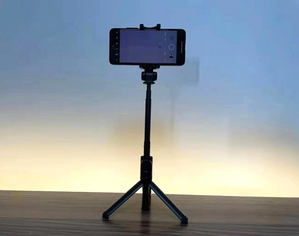 带遥控自拍支架最新款拍摄神器,便携自拍杆神器