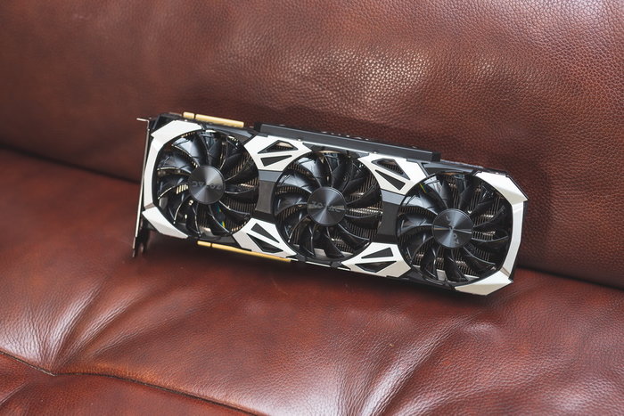 圣诞节前装一台白色的ITX性能钢炮游戏主机