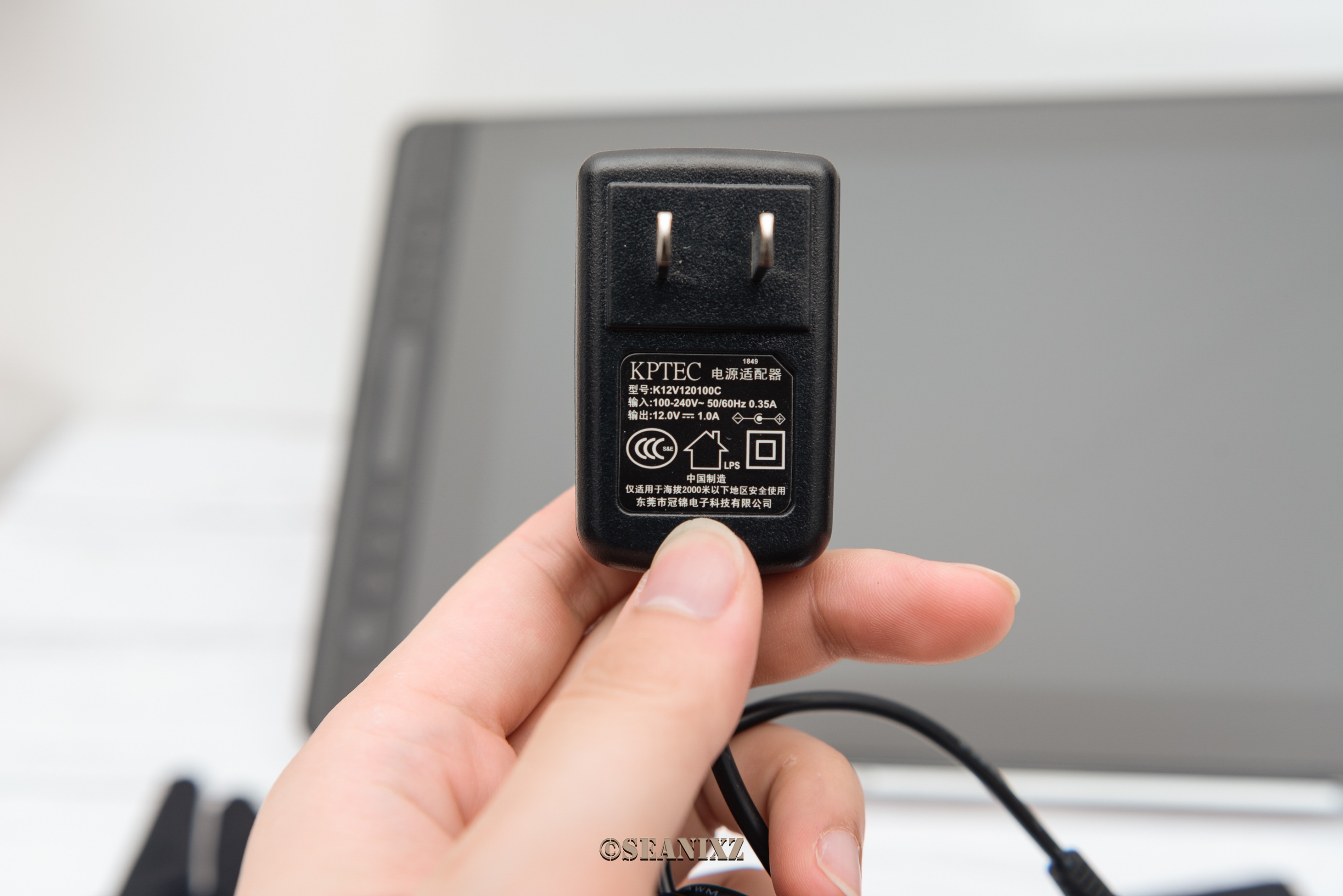 接近真实的纸笔绘画:绘王(HUION)KamvasPro16手绘屏使用体验