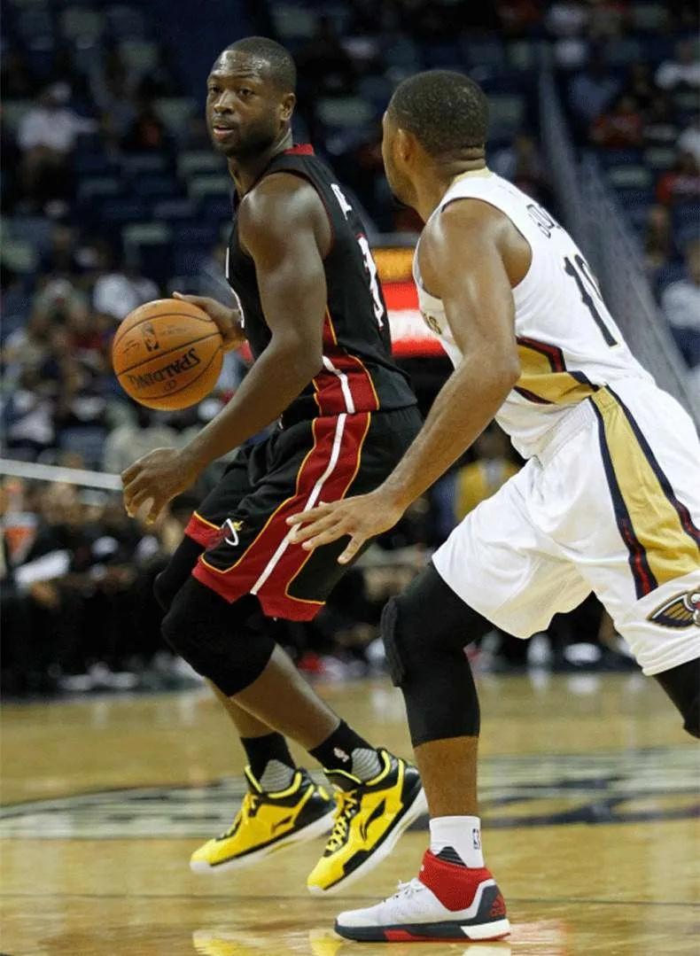 韦德在球场穿的球鞋,韦德上脚球鞋合集