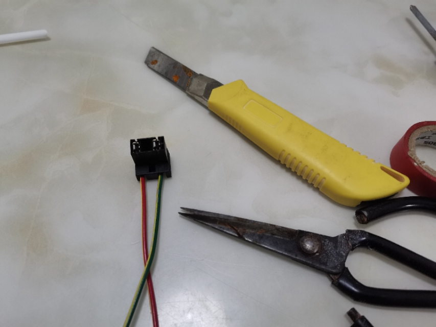 私家车近光灯不亮了,自购配件,自己动手维修,网购配件成本17元