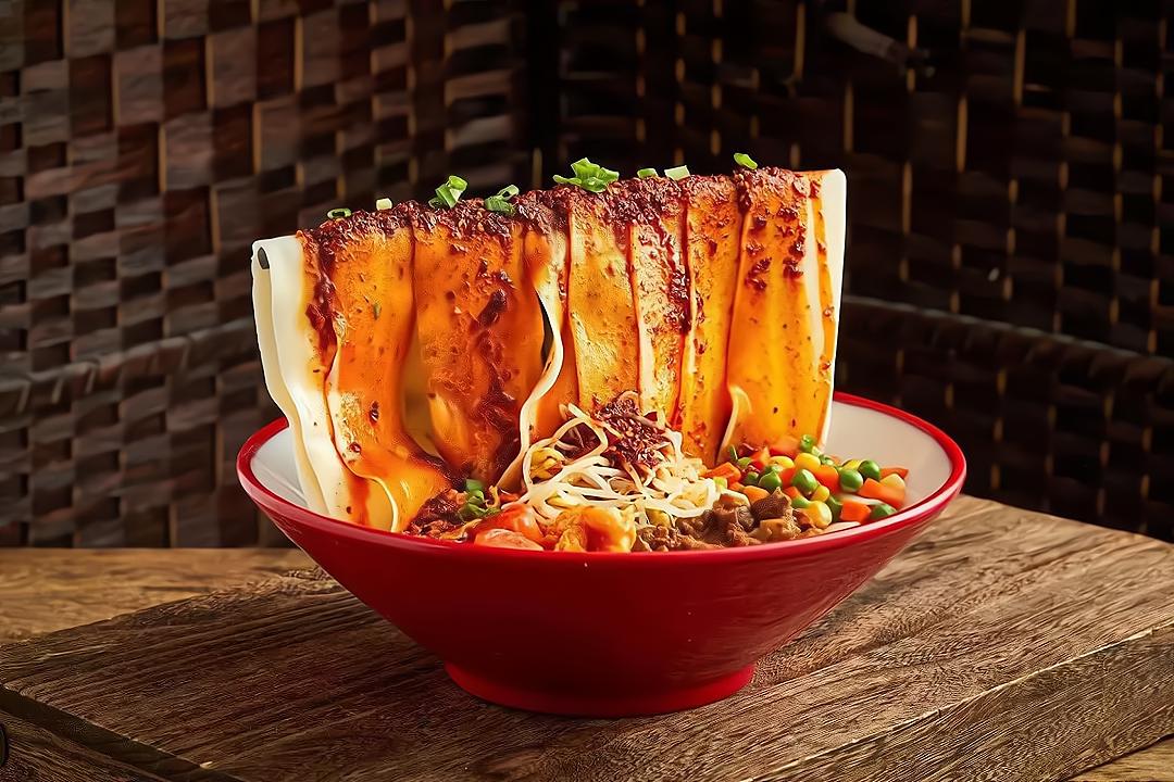 油泼面馆生意好到爆,油泼面利润