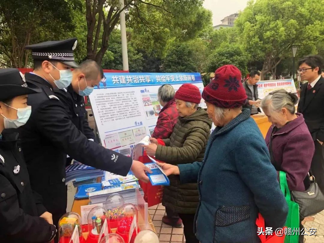 【我为群众办实事】逃犯网吧被带走,再推便民措施……赣州警方在行动!