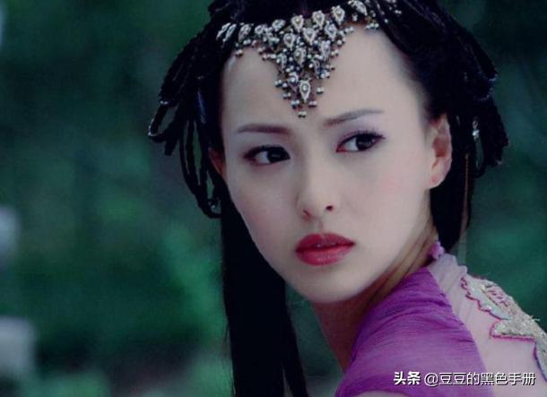 脑门大发际线高的女明星,大脸大脑门秃头女生适合的发型