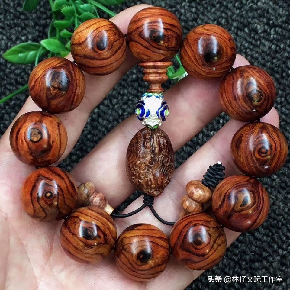 海南黄花梨与大叶黄花梨简单鉴别,越南黄花梨和大叶黄花梨哪个贵