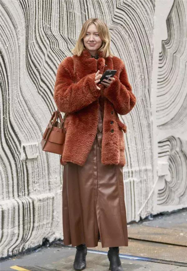 今日份博主穿搭风推荐简单且纯粹,各种类型都能驾驭的穿搭博主