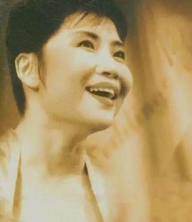 功成名就的李娜为什么会选择出家,出家李娜个人资料