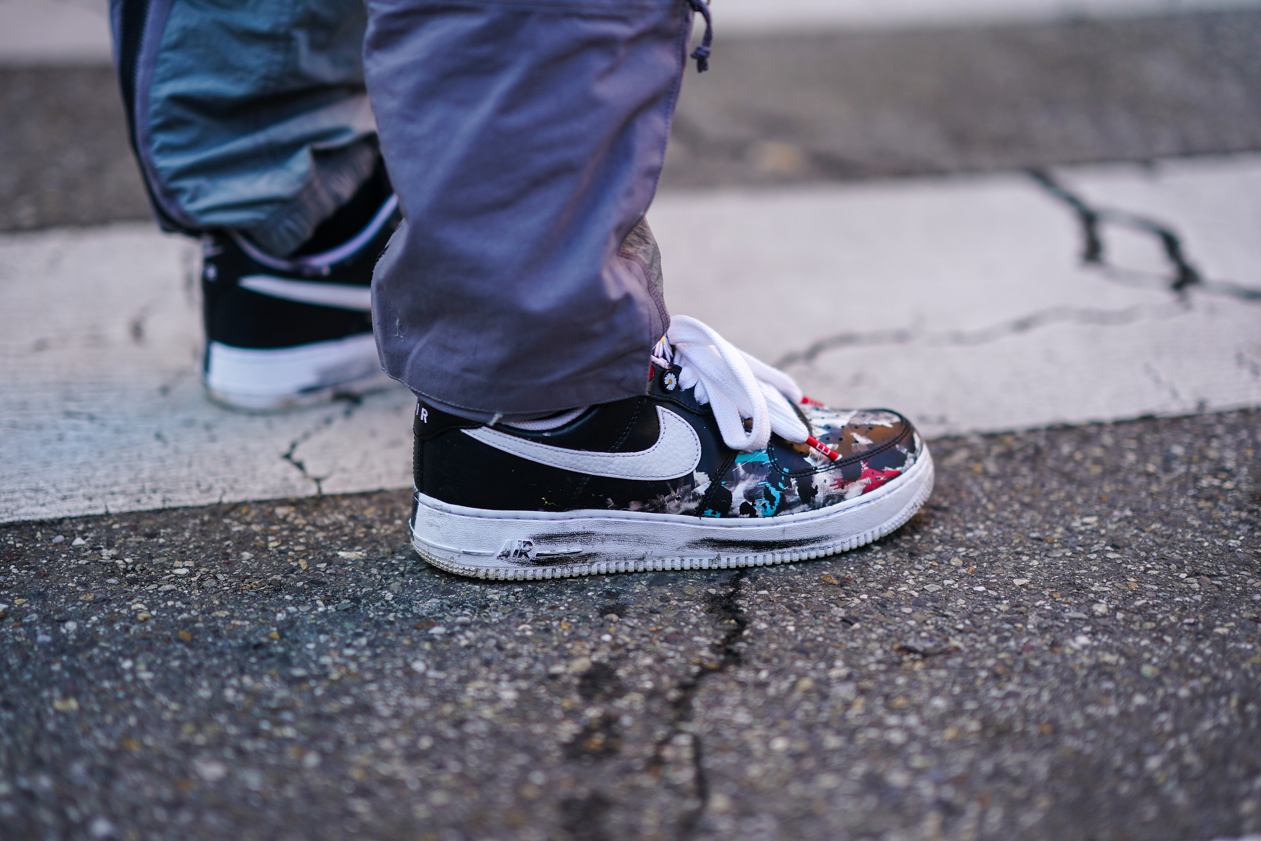 aj又硬又难穿,aj为什么比耐克贵