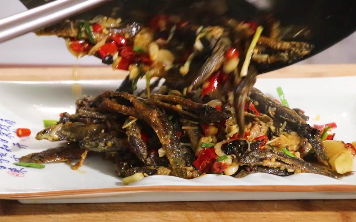 泥鳅最好吃家常做法大厨教你妙招,泥鳅配什么菜香辣入味好吃