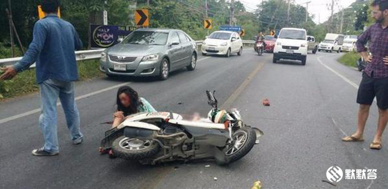 去泰国玩，可以租摩托车自驾吗？会被罚款吗？需要驾照吗？