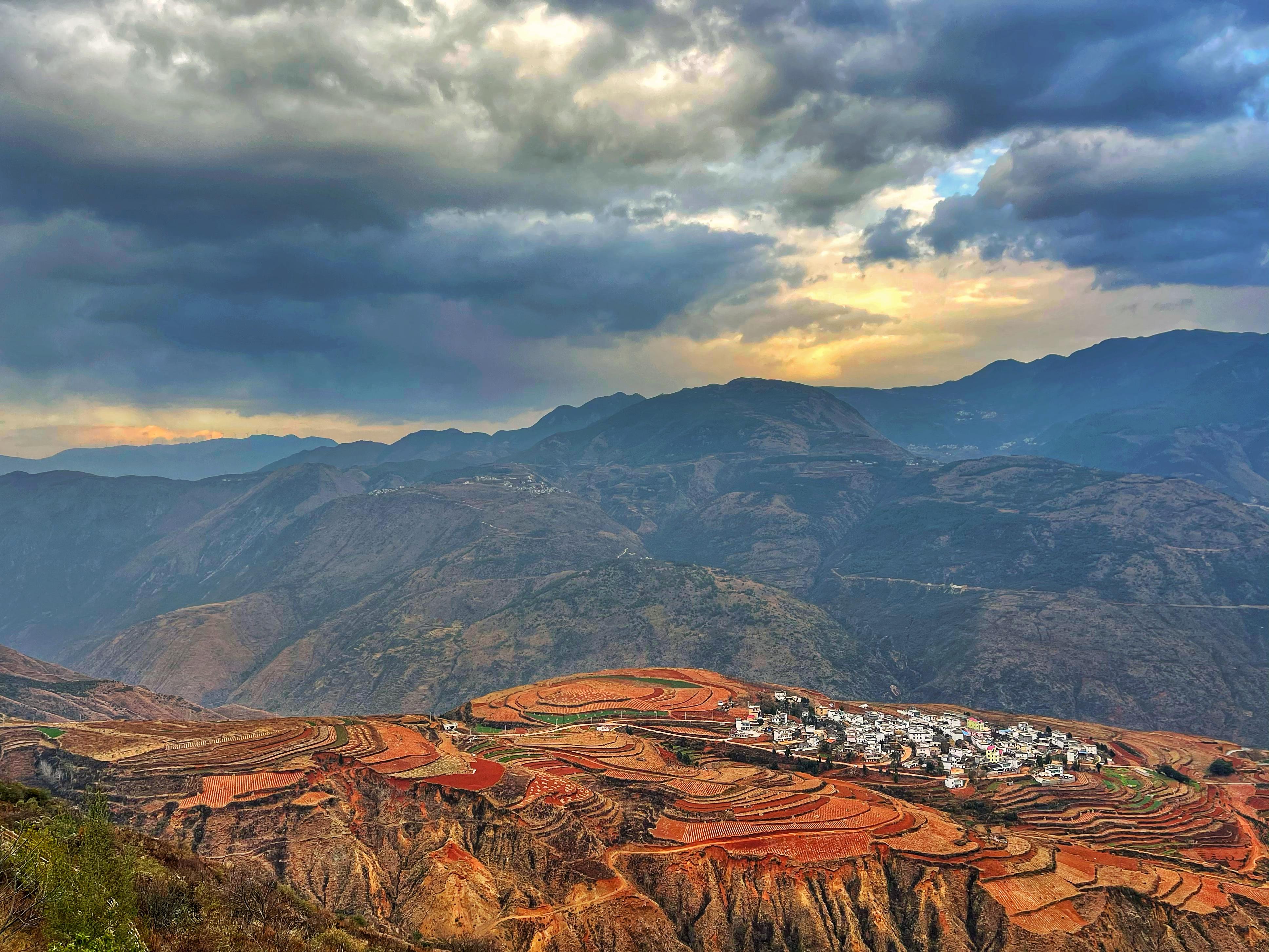 云南东川红土地调色板,东川红土地大自然调色板