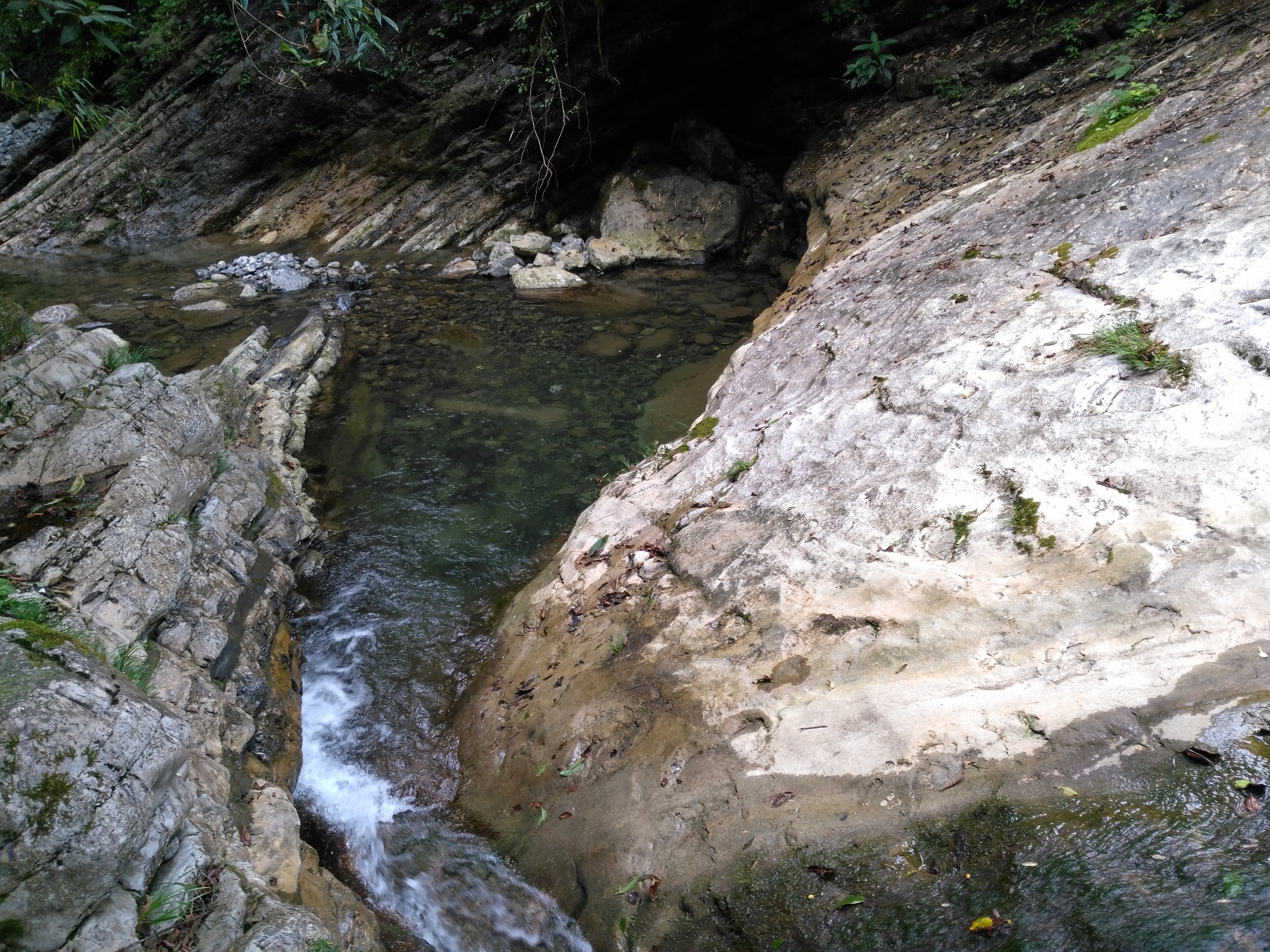 西漂湾瀑布群,建始西漂湾瀑布群