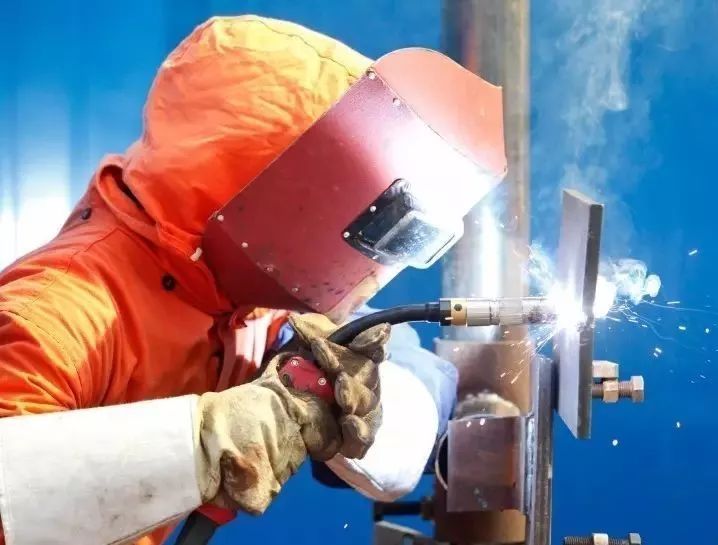 先考焊工操作证还是考焊工等级证,没有焊工等级证能考焊工操作证吗