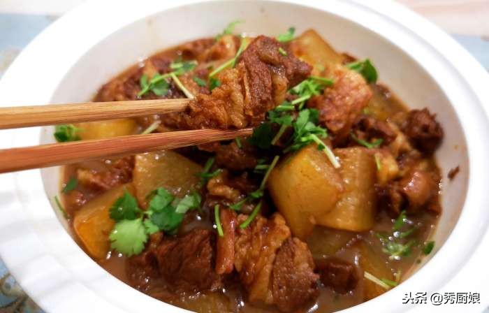 羊肉这样做特别香,冬天这样做羊肉特别解馋还有营养