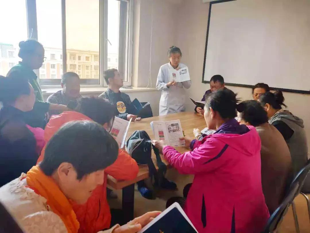 糖尿病人脚裂口如何处理,糖尿病人足部干裂怎么治