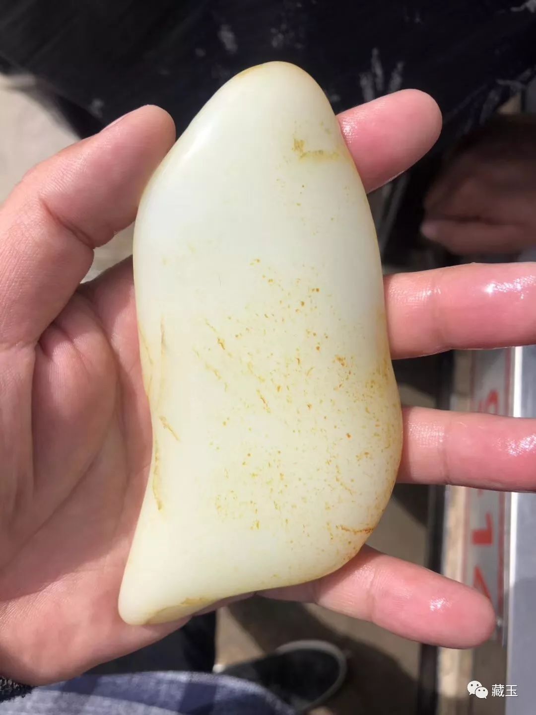 和田玉白度对比的方法,和田玉闪青怎么提白