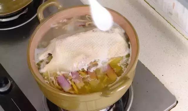 炖老鸭汤加一物清爽不腻又滋补,老鸭汤夏天炖什么最好吃