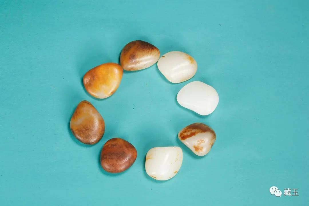 十种颜色的和田玉手串,翡翠手串和和田玉手串哪个好