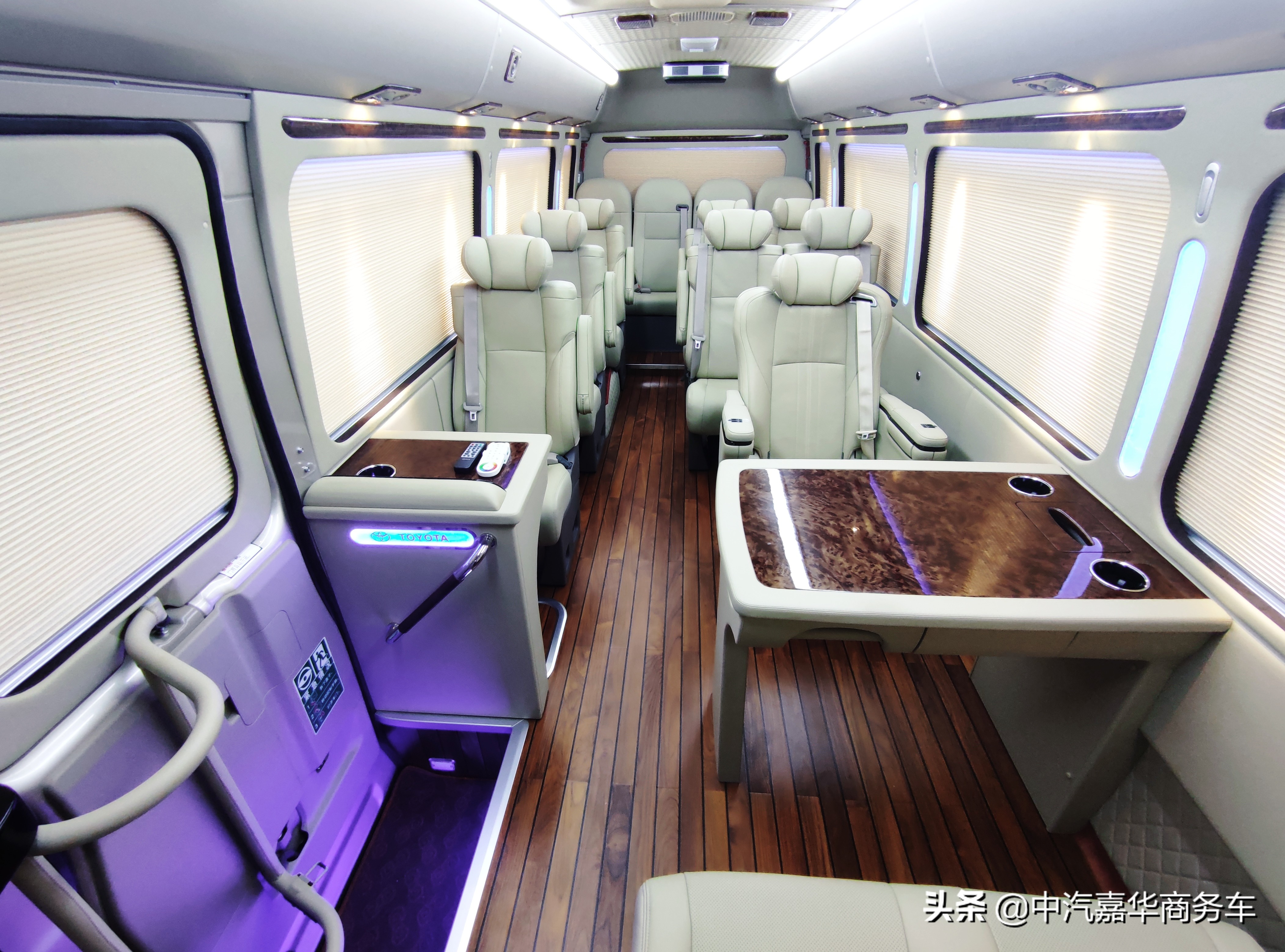 丰田考斯特商务车值得入手吗,丰田考斯特16座客车