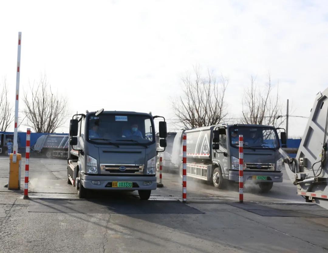 实拍！－10℃阵风7级，通州街头4000余名环卫工人在岗，消杀清扫防控疫情