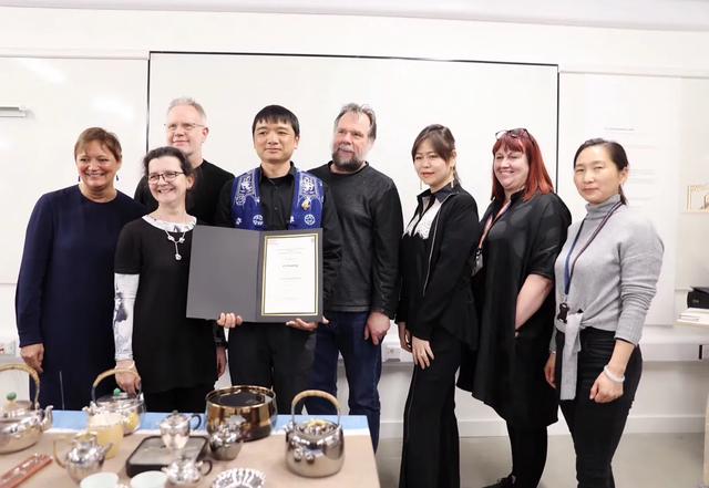 银壶银杯煮茶喝茶好吗,泡茶为什么用银壶煮水比较好