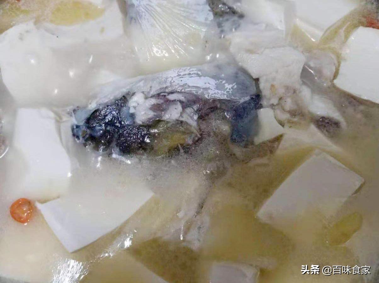 酸菜豆腐炖鱼汤的做法大全家常,豆腐炖鱼怎么做好吃又简单视频