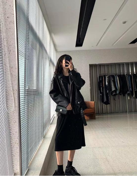 钟丽缇短裙短裤出席活动,钟丽缇机场照穿绿色裤子