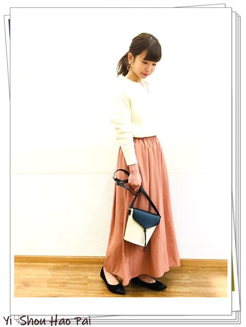 粉红色裤子搭配什么颜色上衣好看,粉红色裤子配什么上衣好看