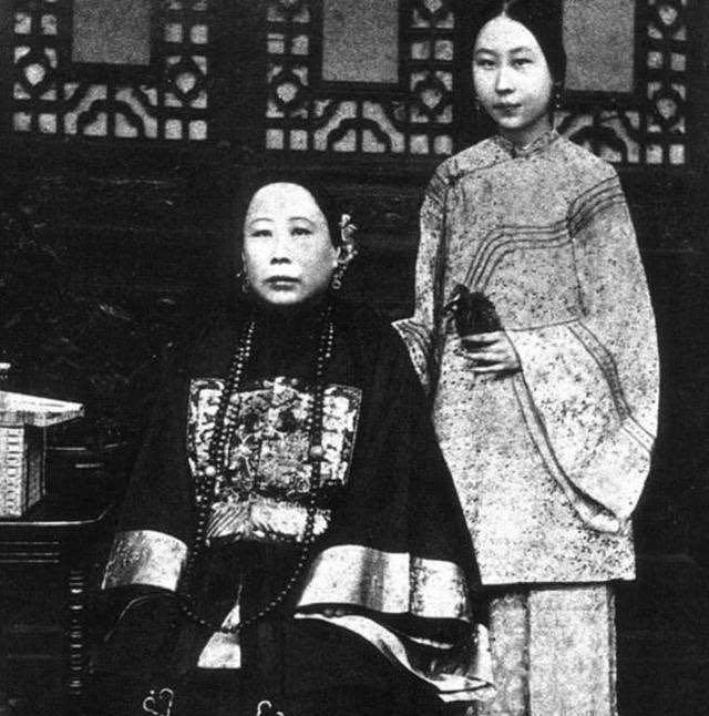 张爱玲的小说值得看吗,张爱玲创世纪全篇