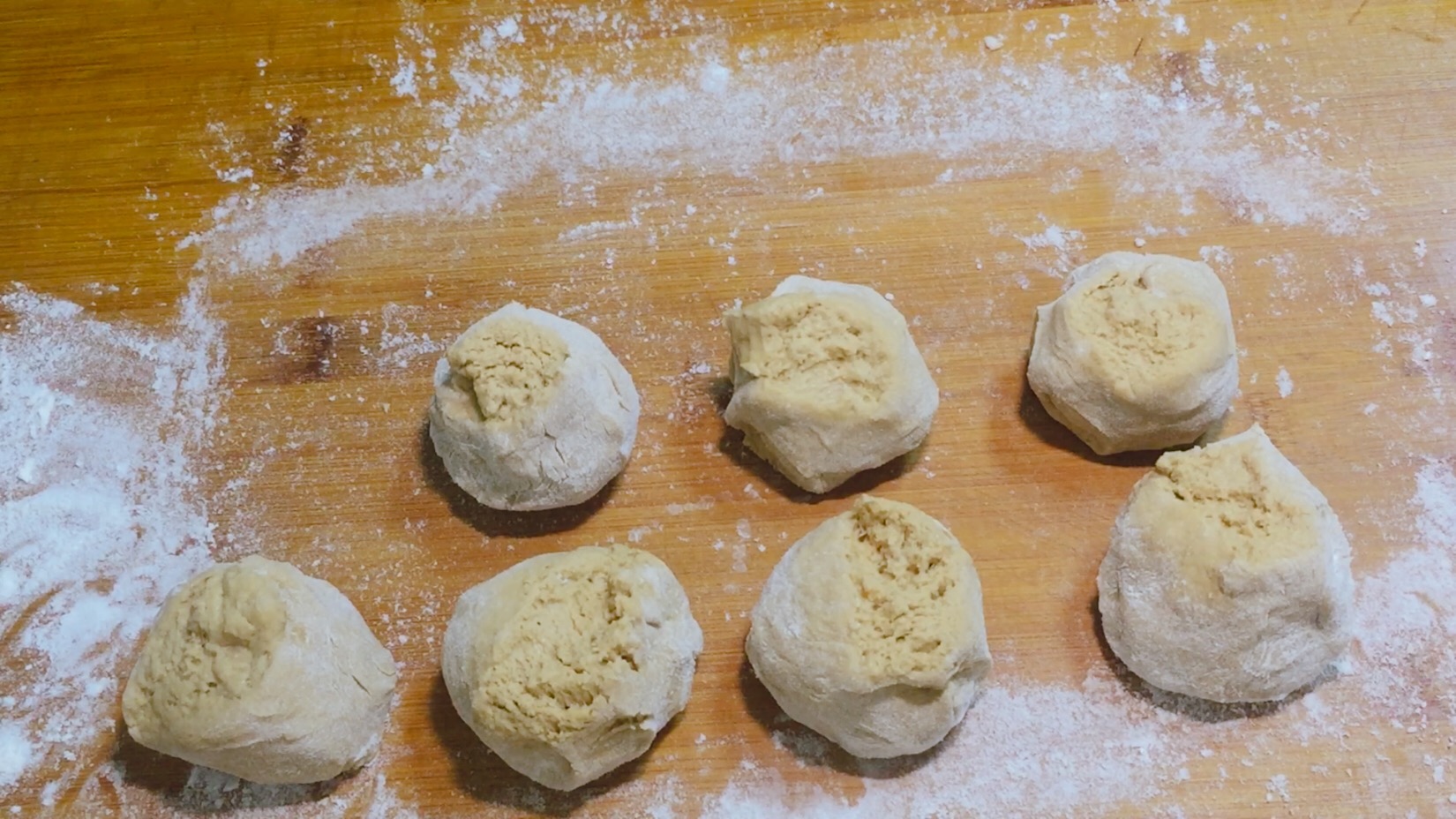 泡打粉和酵母粉一起和面有危害吗,泡打粉和酵母粉一起做发糕怎么放