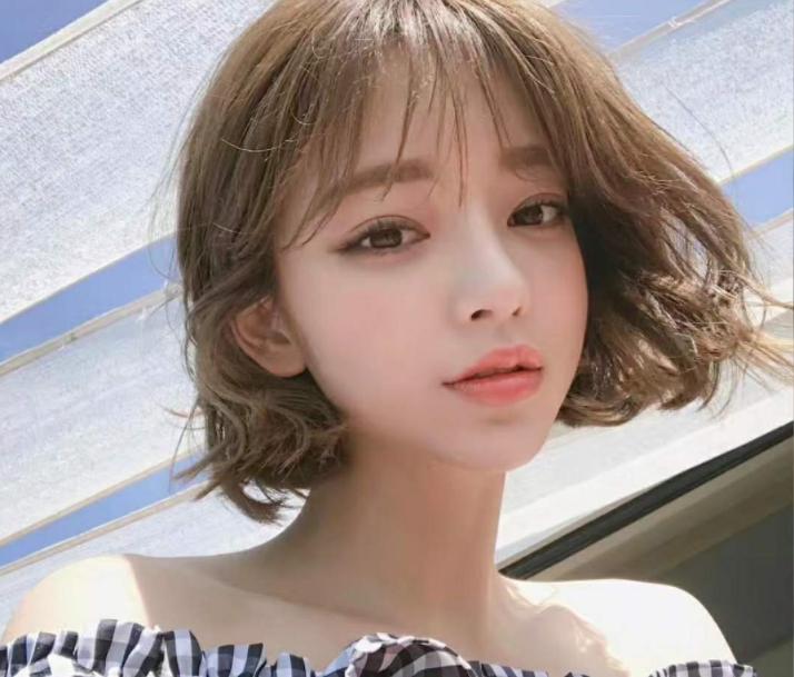 发型大方圆脸剪什么发型,圆脸最流行剪的发型