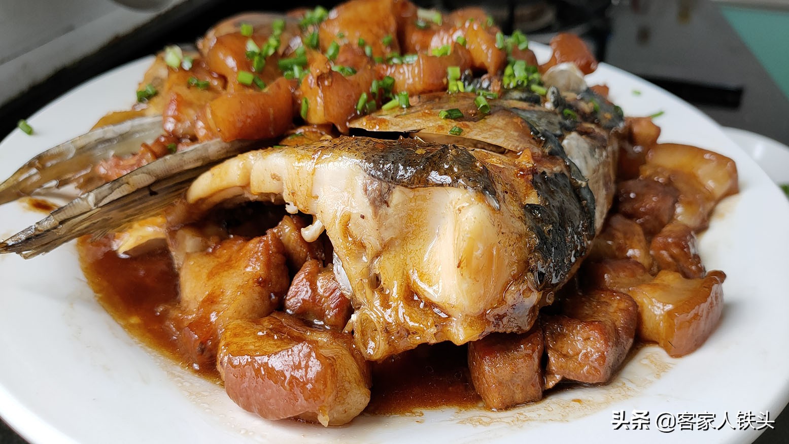 家常炖鱼头一定要油煎吗,煎好的鱼头怎么做比较好吃