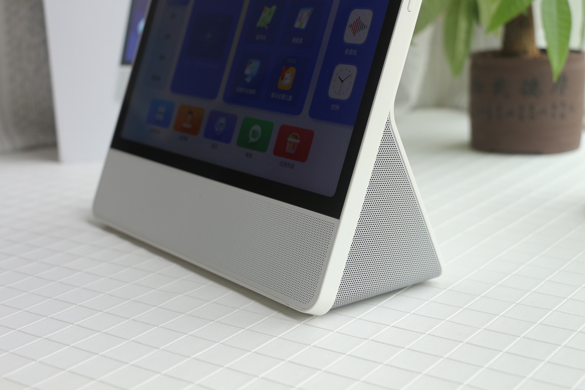 贴心的保驾护航、丰富的儿童教育内容,华为小精灵学习智慧屏体验