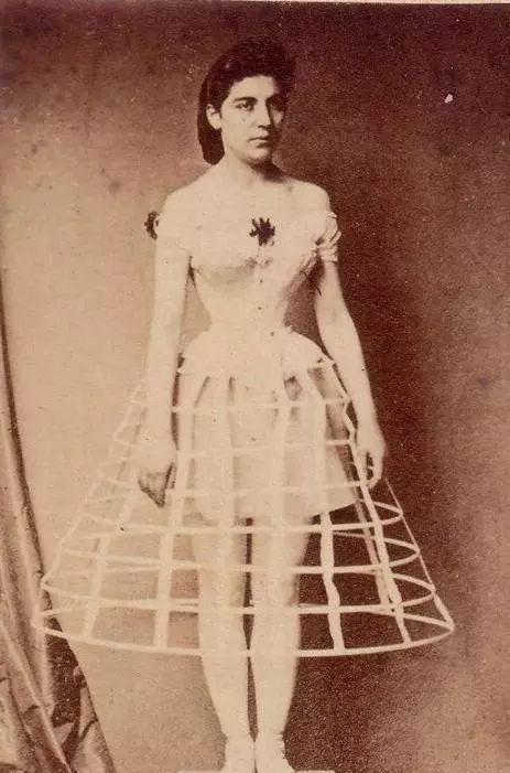 英国15-20世纪大变化女性服装,中世纪绝美服装