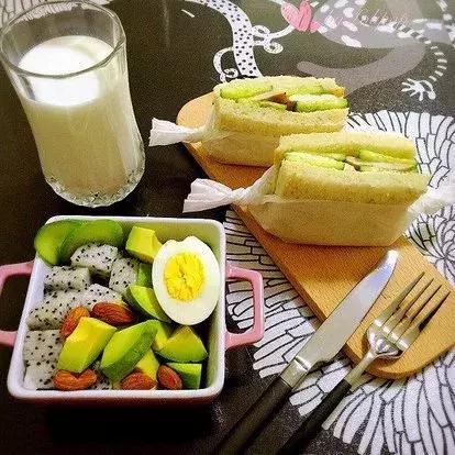 牛油果一个精心策划的骗局,牛油果一个18块