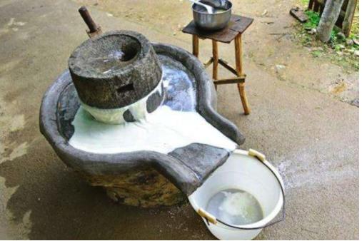 出租车司机转行卖豆腐,一年做到10个亿,小生意背后蕴含大智慧