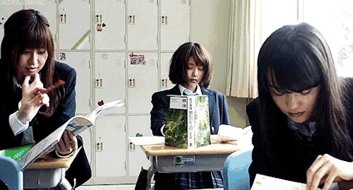 初中生不想上学要怎么正确教育,初中生厌学不愿意去上学怎么办