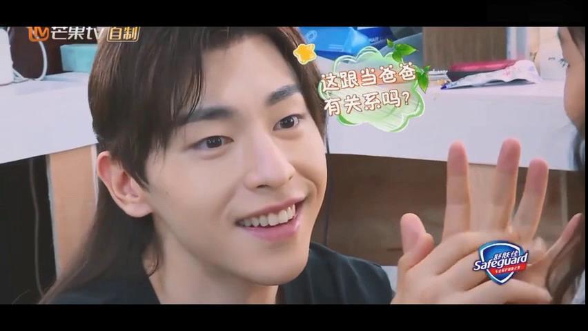 邓伦可爱集锦,面膜伦,傻鸟伦,看了让你心情好起来的小奶伦