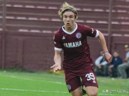 fifa2018十大妖人右后卫,fifa足球能力值又高又便宜的球员