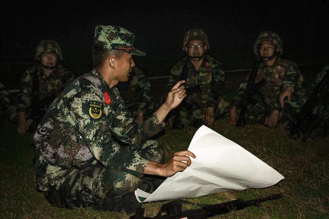 实弹射击训练中未爆弹,夜间实弹射击战术