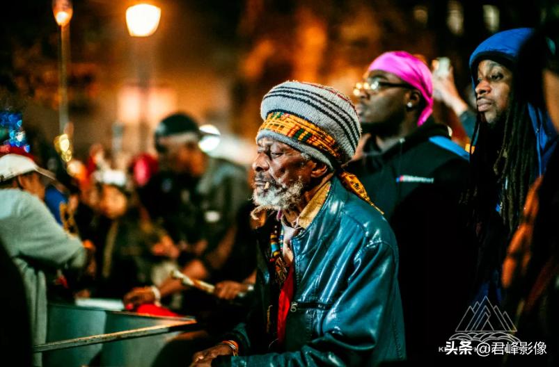 35mm和50mm哪个拍人像好,35mm拍人像广角