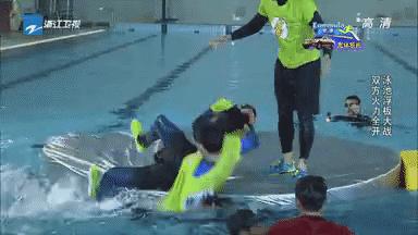 奔跑吧赵丽颖险溺水被谁救了完整,赵丽颖跑男溺水完整版