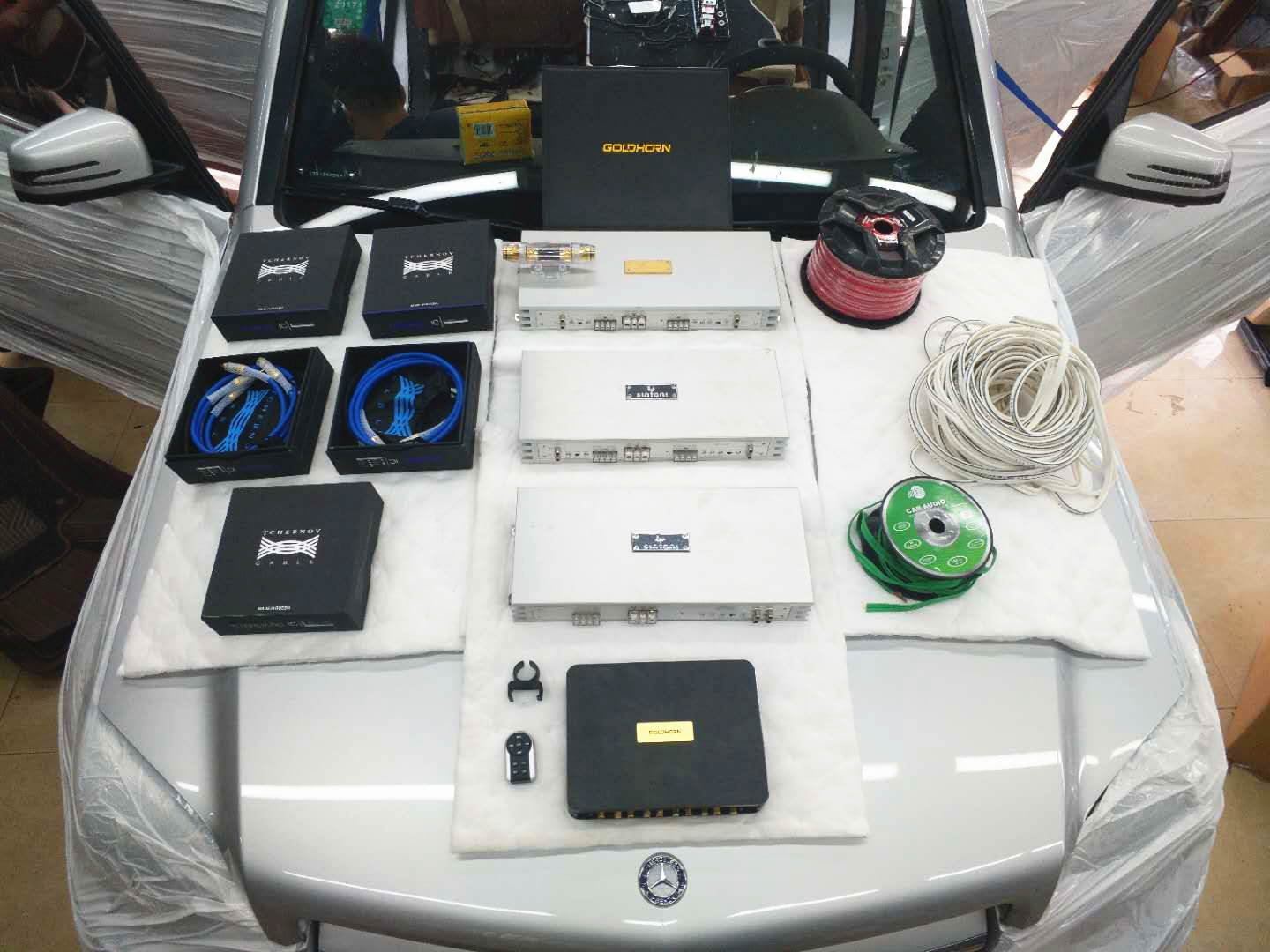 奔驰GLK重新安装布线,音质完全不一样!南京中原汽车音响改装